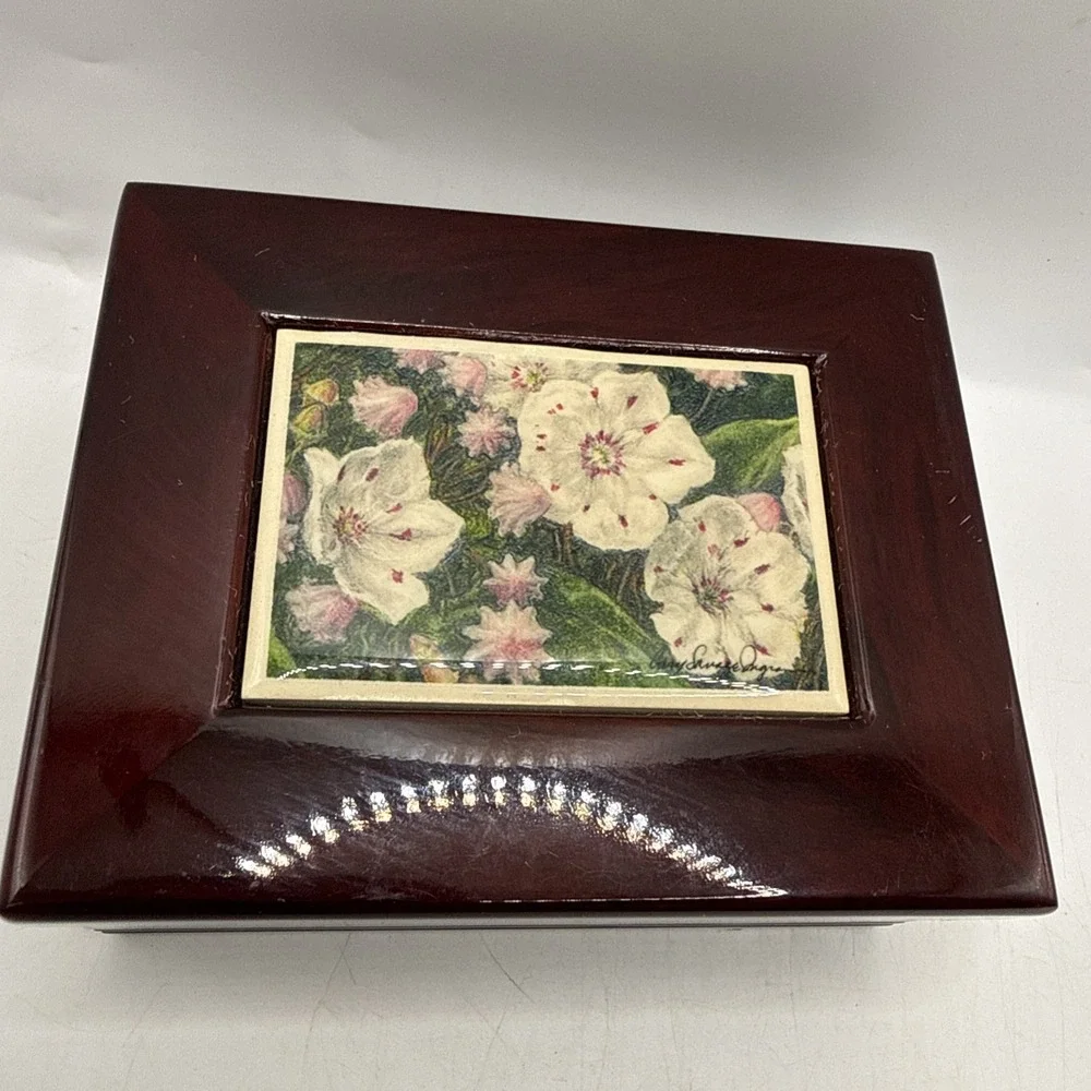 Vintage‎ Wooden Jewelry Box with Floral Tile Top Water Lilly
